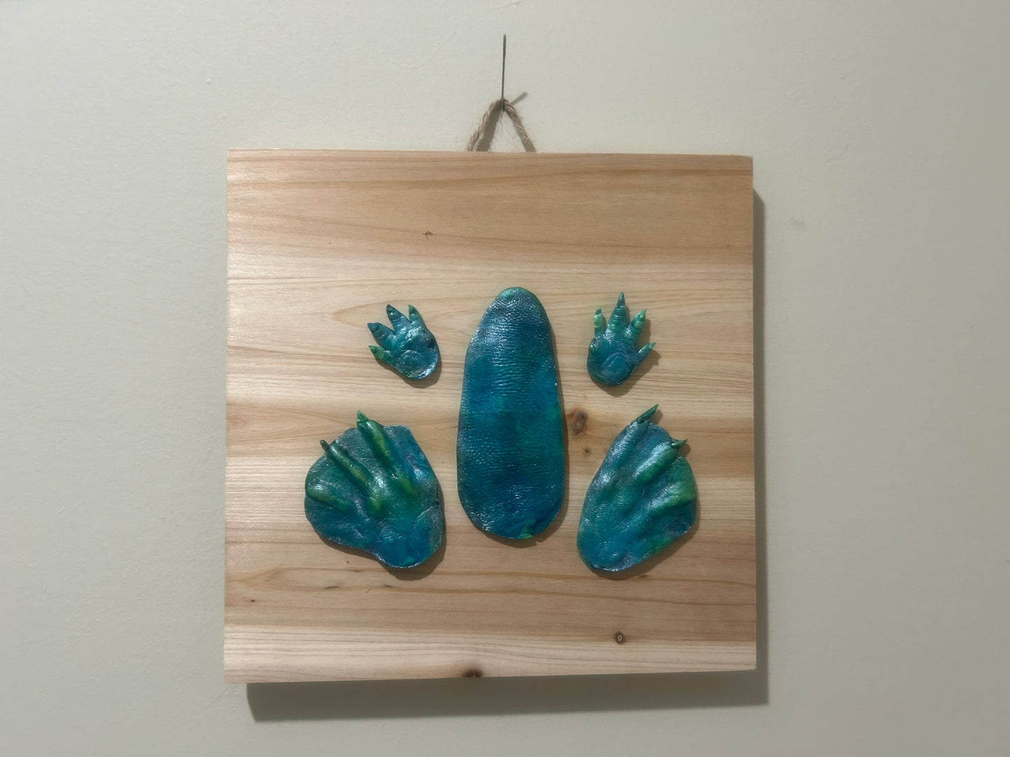 3D Petunia Tail, Paw and Flipper Cast 10x10 natural wooden board Green